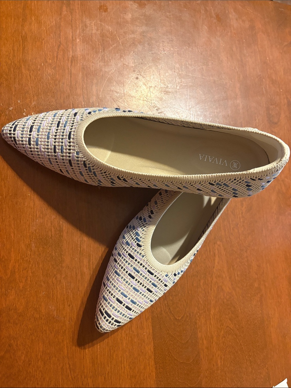 Women's Pointed Toe Knit Flats in Beige with Blue Accent